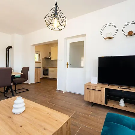 3 Bedroom Awesome In Holiday home Rastevic