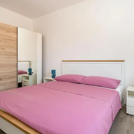 3 Bedroom Awesome In Holiday home Rastevic