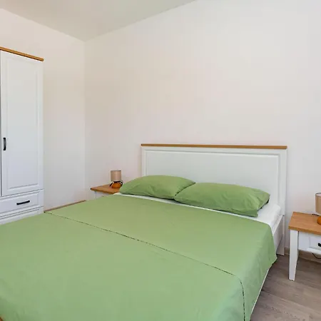3 Bedroom Awesome In Holiday home