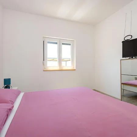 3 Bedroom Awesome In Rastevic