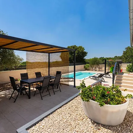 3 Bedroom Awesome In