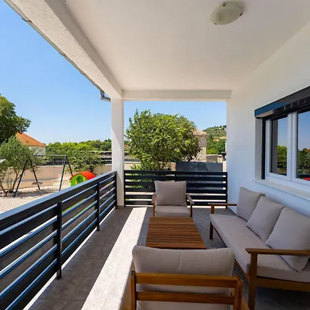 3 Bedroom Awesome In Holiday home