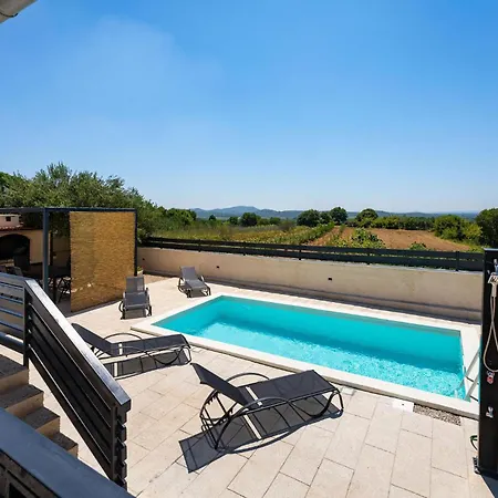 Holiday home 3 Bedroom Awesome In *